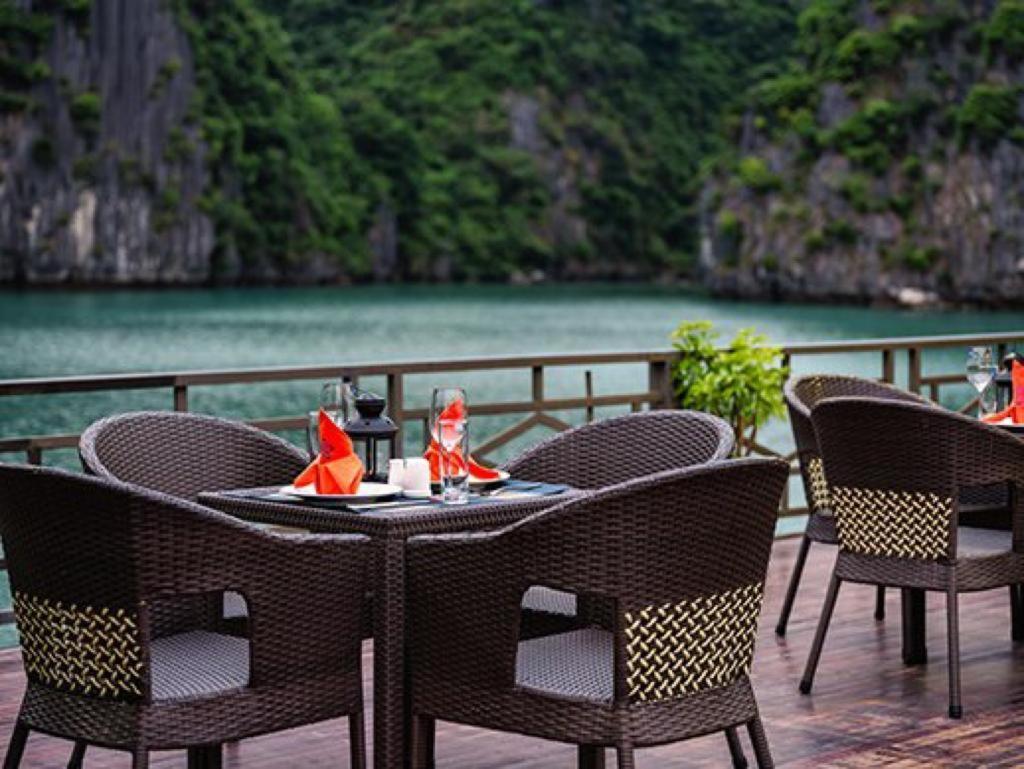 The Boutique Cruise Hotel Dong Khe Sau Exterior photo